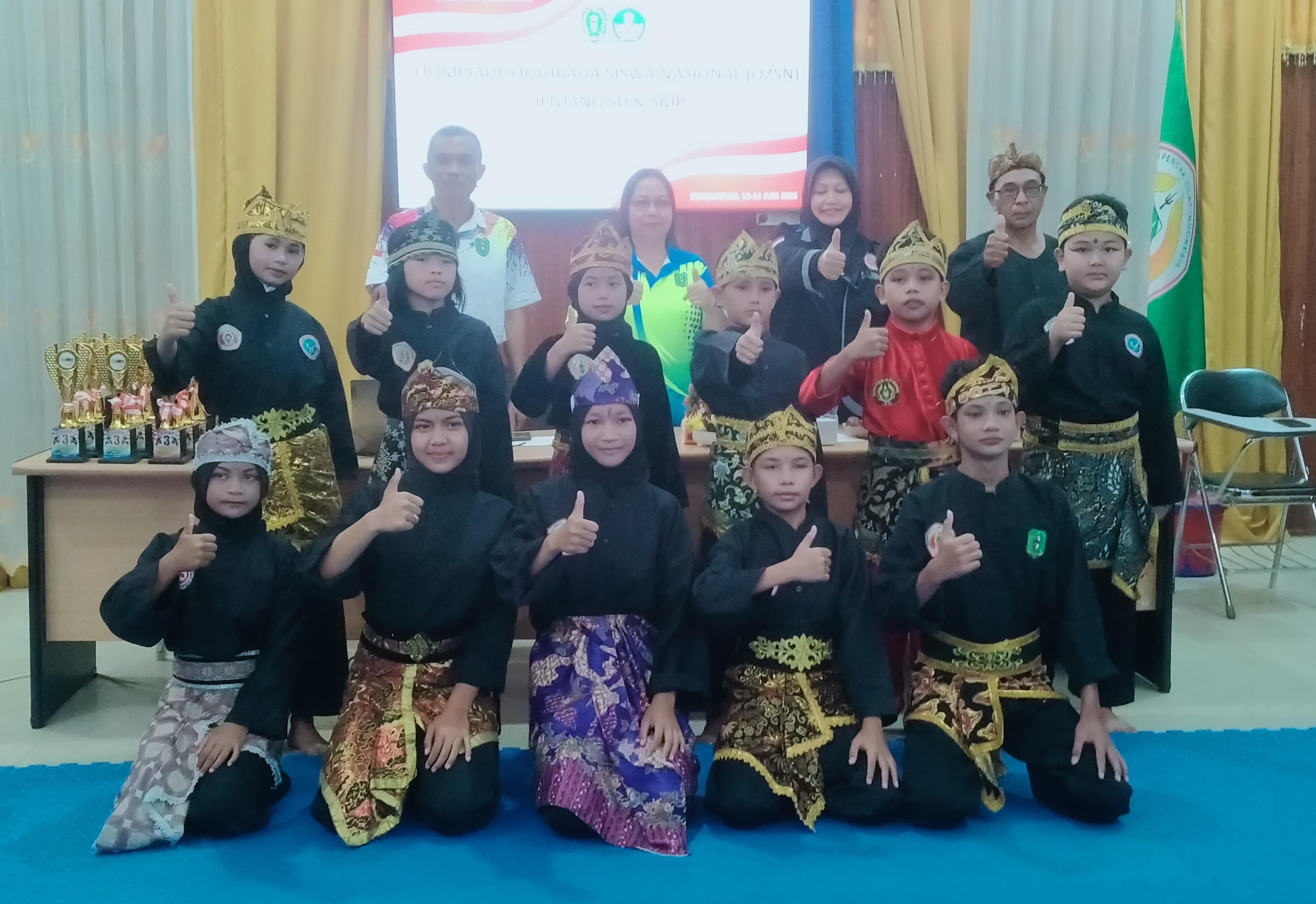 semarak-o2sn-pencak-silat-kabupaten-bengkayang-tampilkan-talenta-muda-sd-dan-smp-657577
